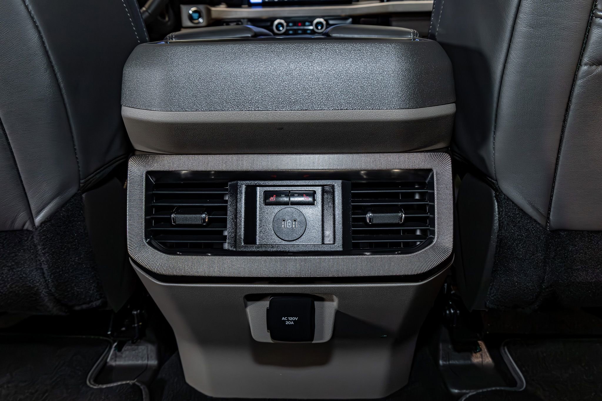 Used 2026 Ford F350 Platinum w/ Platinum Plus Package image 24