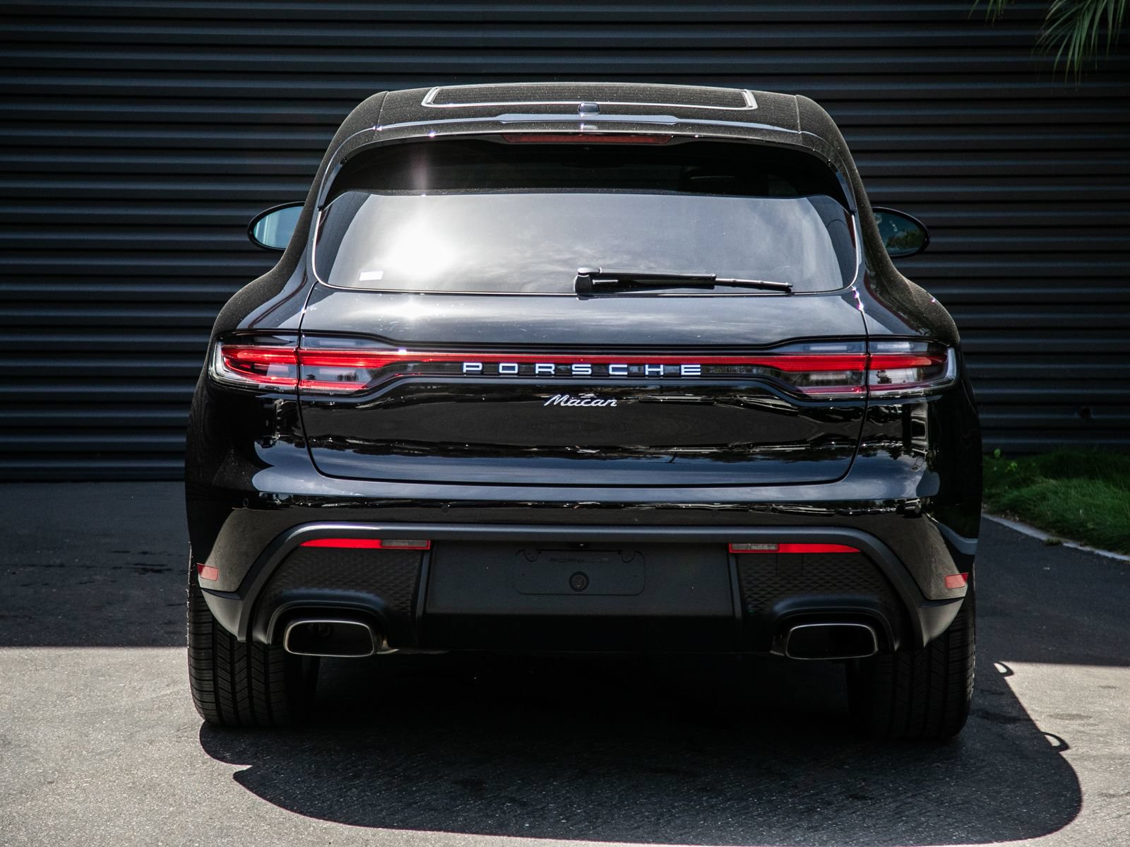 Certified 2026 Porsche Macan AWD/4WD image 9