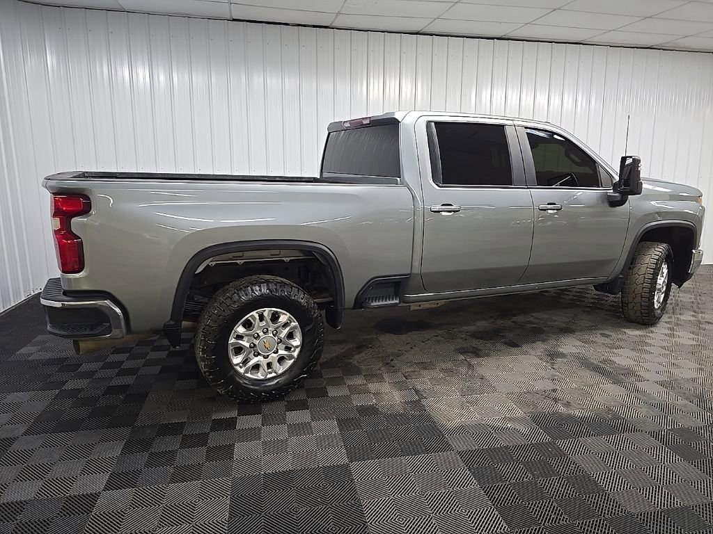 Used 2024 Chevrolet Silverado 3500 LT image 3