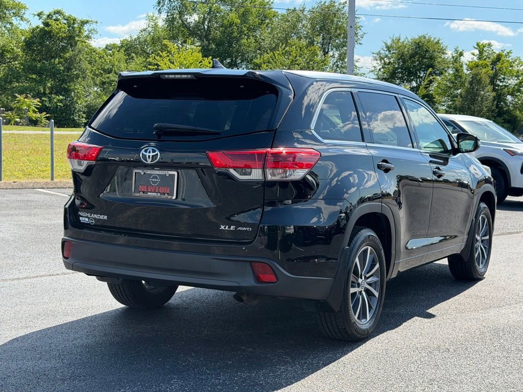 Used 2018 Toyota Highlander XLE AWD/4WD image 5