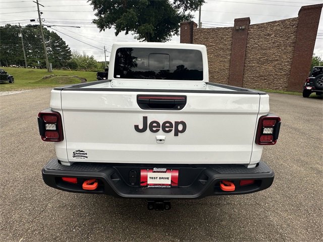 New 2025 Jeep Gladiator Mojave w/ Convenience Group image 4