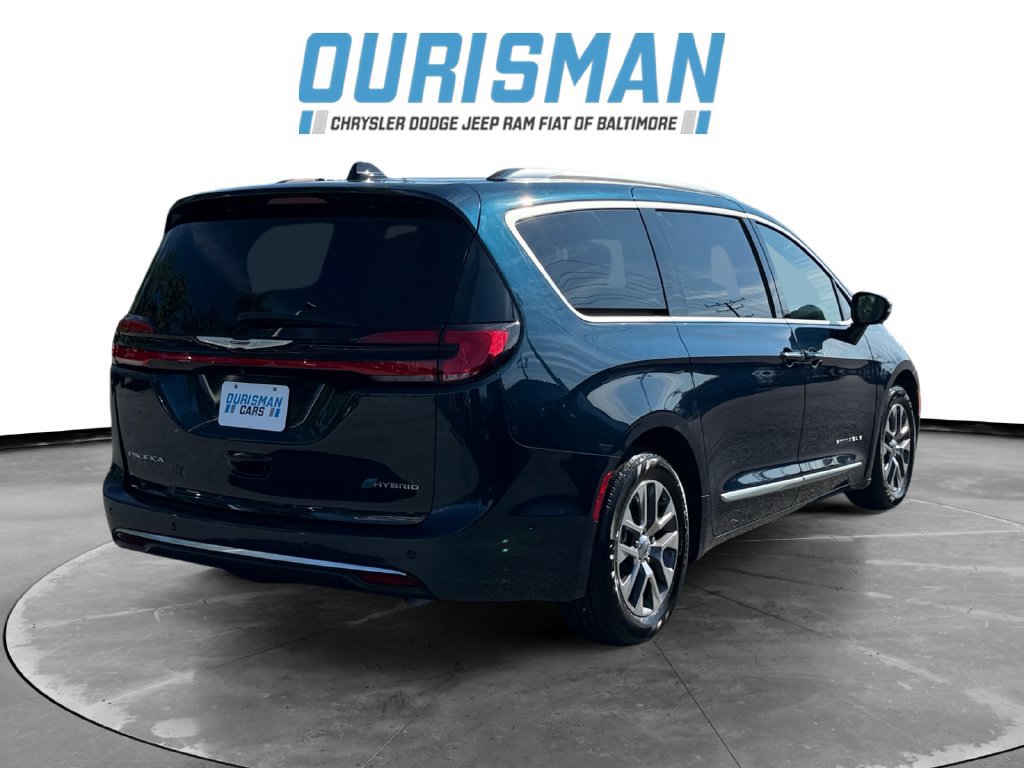 Used 2023 Chrysler Pacifica Pinnacle FWD image 6
