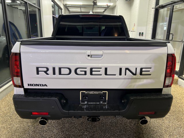 New 2026 Honda Ridgeline Black Edition image 3