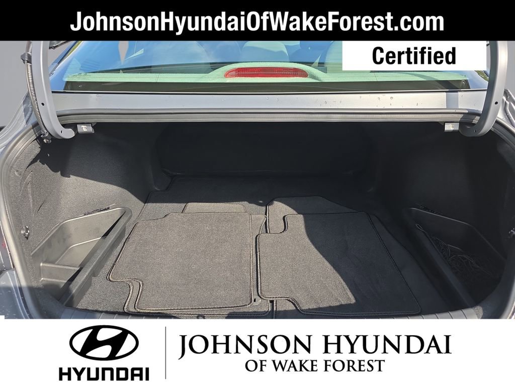 Certified 2025 Hyundai Elantra SE image 20