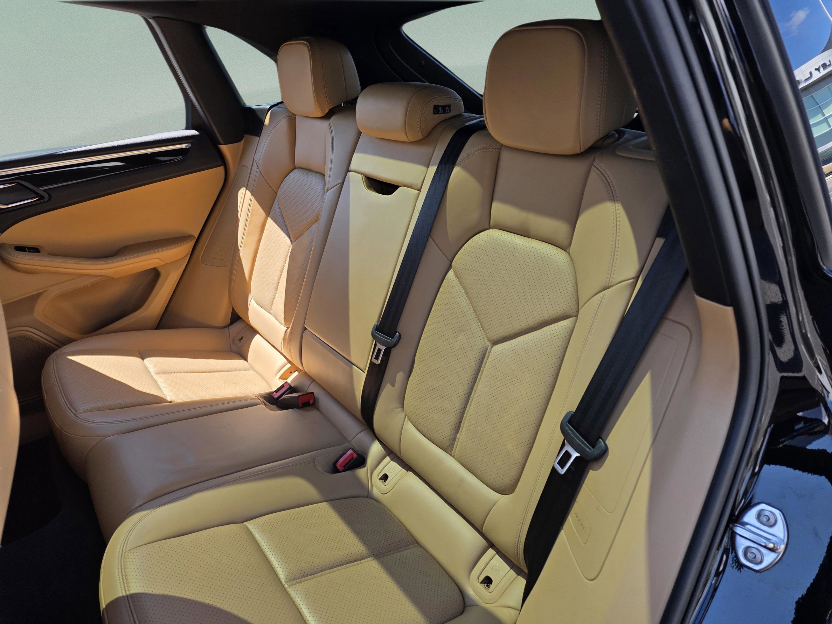 Used 2018 Porsche Macan image 20