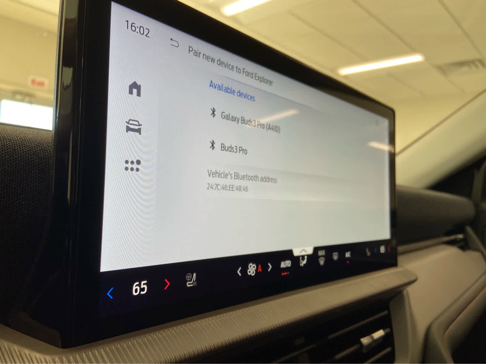 New 2026 Ford Explorer Active w/ Active Comfort Package image 28