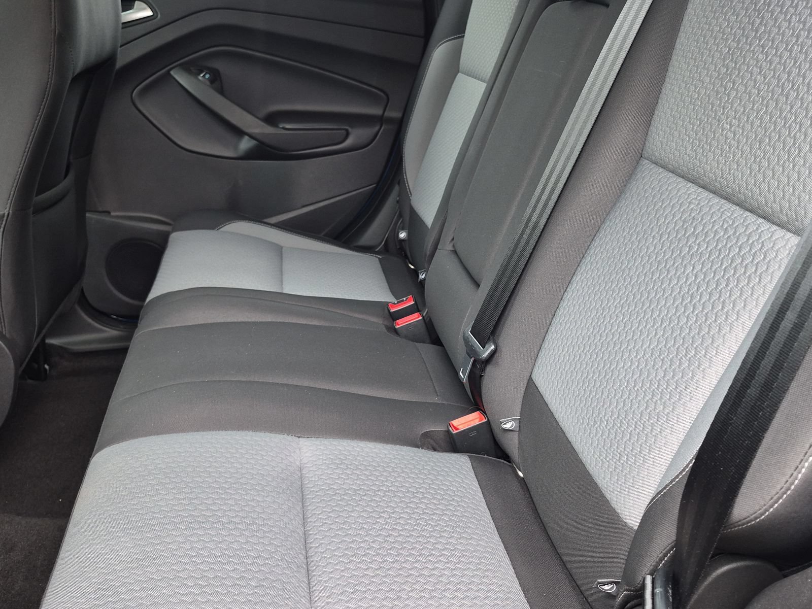 Used 2017 Ford Escape SE w/ Equipment Group 201A FWD image 19