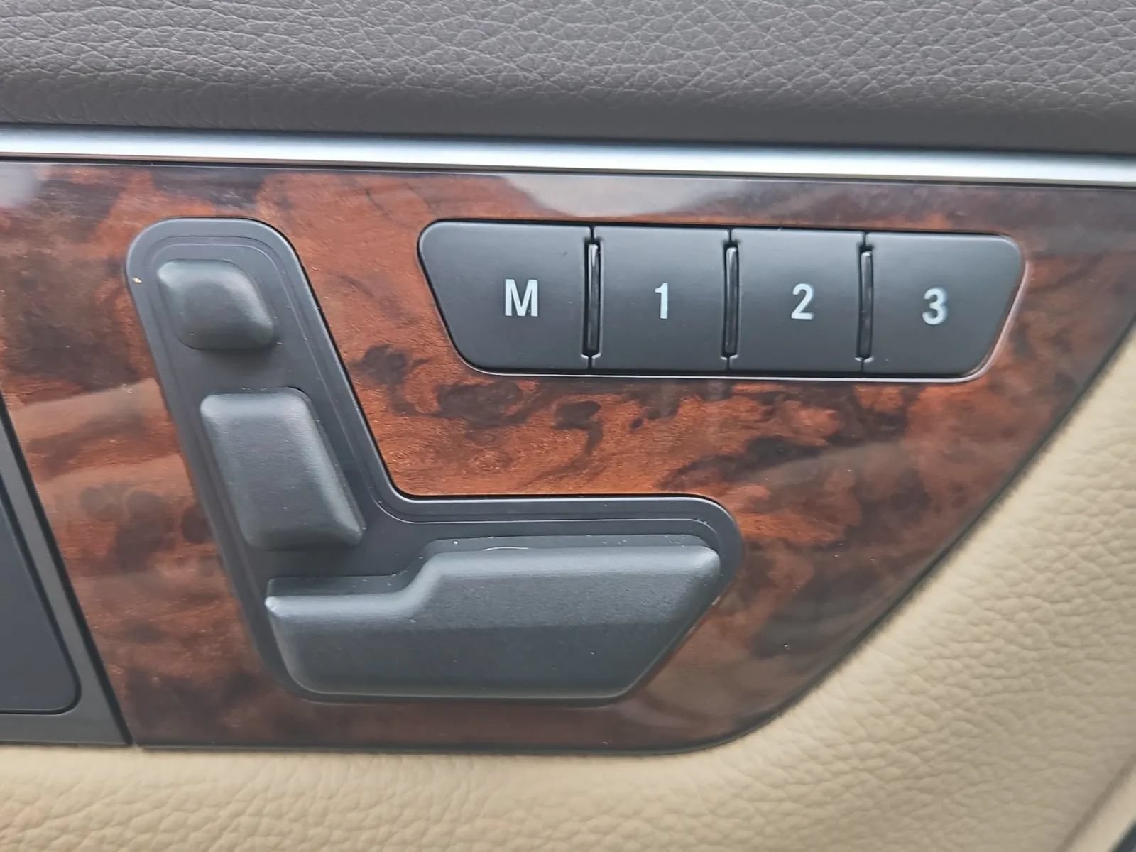 Used 2013 Mercedes-Benz C 250 Sedan image 17