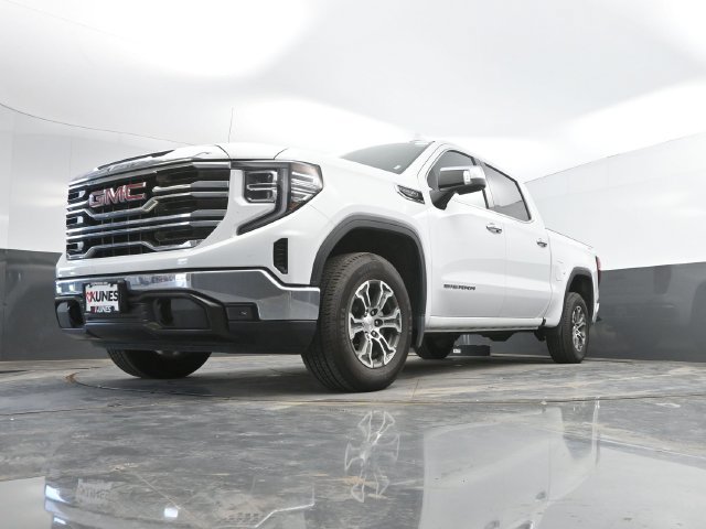 Used 2024 GMC Sierra 1500 SLT AWD/4WD image 45