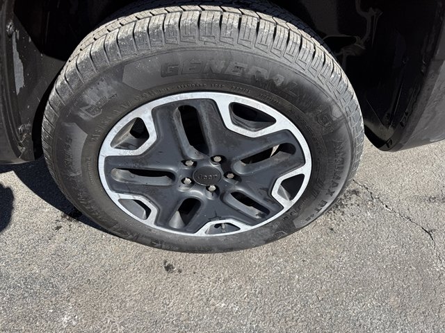 Used 2017 Jeep Renegade Trailhawk image 33