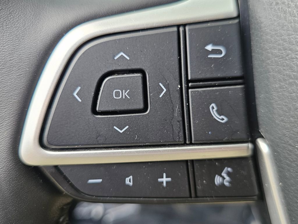 Used 2024 Toyota Highlander XLE AWD/4WD image 27