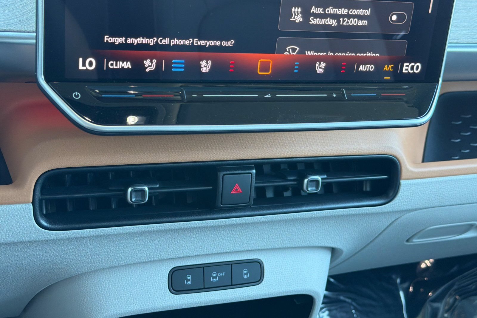 New 2025 Volkswagen ID. Buzz 1st Edition AWD/4WD image 21