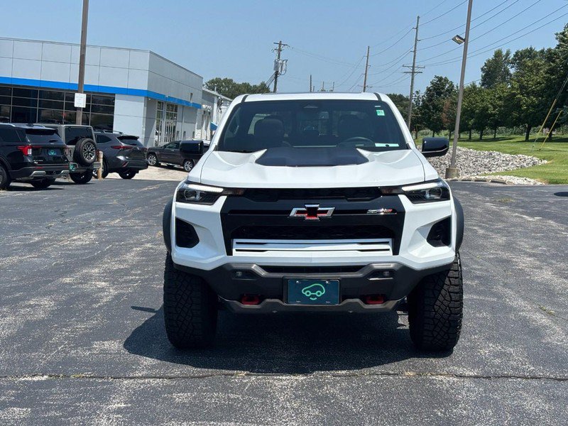 Used 2024 Chevrolet Colorado ZR2 AWD/4WD image 8