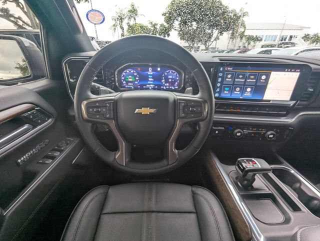 Used 2023 Chevrolet Silverado 1500 High Country w/ High Country Premium Package AWD/4WD image 14