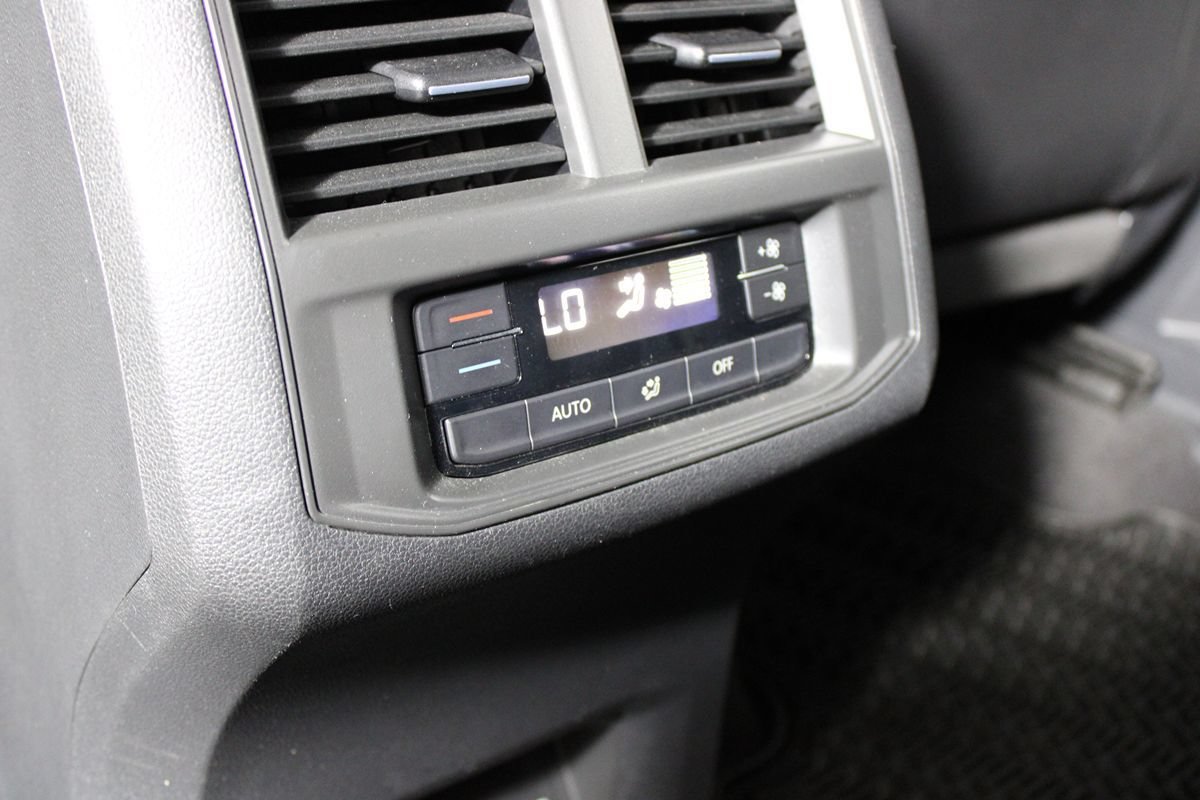 Used 2023 Volkswagen Atlas SE w/ Panoramic Sunroof Package FWD image 33