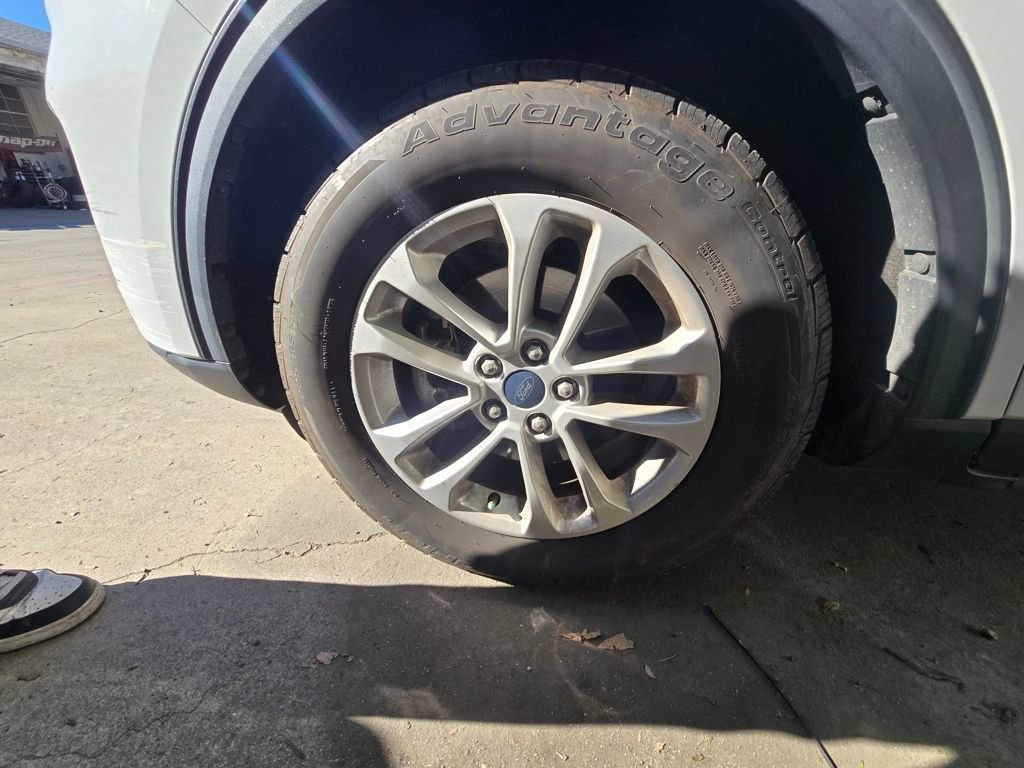 Used 2020 Ford Escape SE image 20