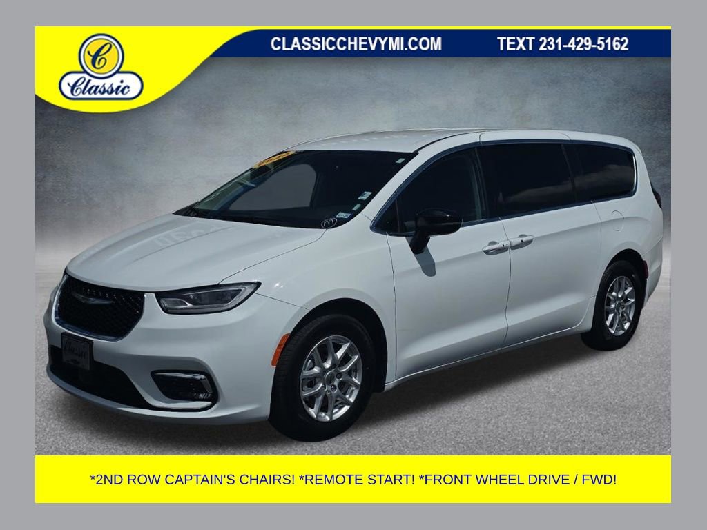 Used 2024 Chrysler Pacifica Touring-L FWD image 1