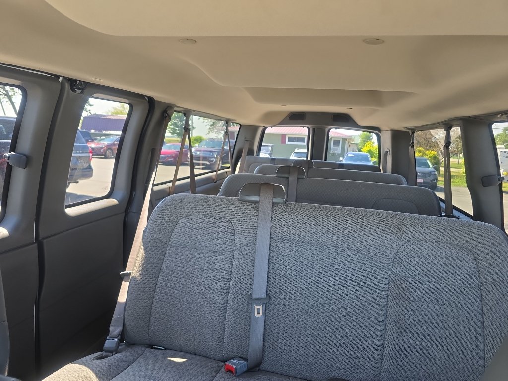 Used 2023 GMC Savana 3500 LS RWD image 29