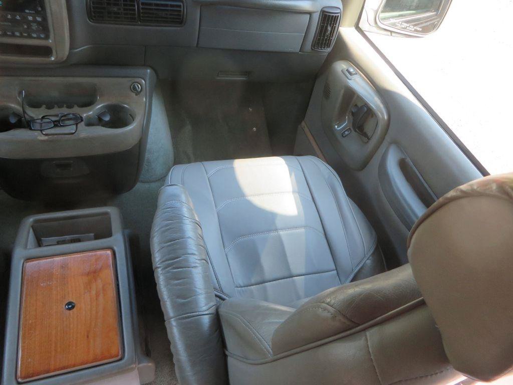 Used 2002 GMC Savana 1500 w/ SLE Marketing Option Pkg 3 RWD image 20