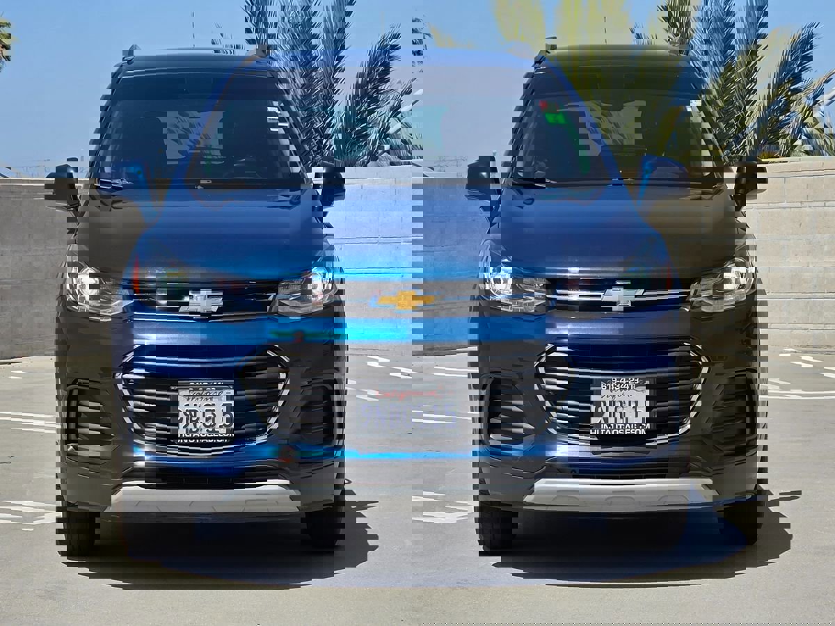 Used 2020 Chevrolet Trax LT w/ Driver Confidence Package image 3