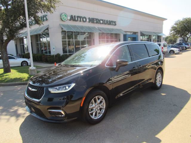 Used 2024 Chrysler Pacifica Touring-L