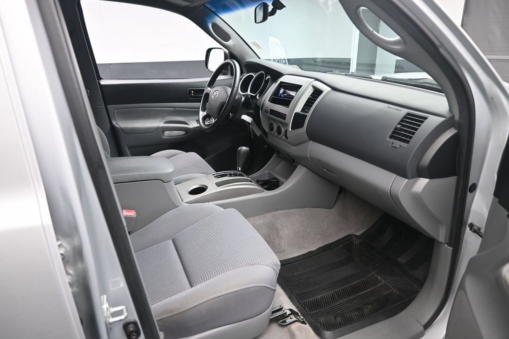 Used 2006 Toyota Tacoma PreRunner RWD image 25