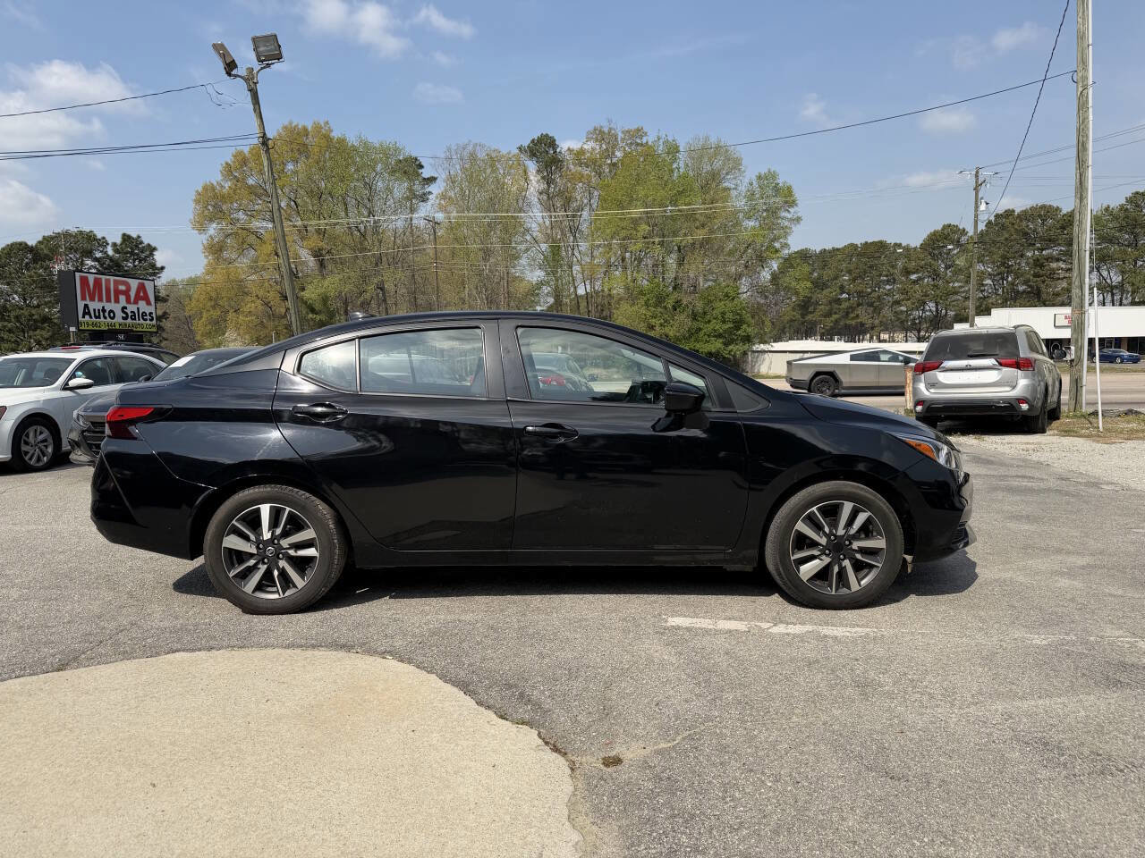 Used 2021 Nissan Versa SV image 7
