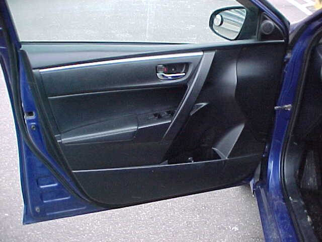 Used 2015 Toyota Corolla S image 33