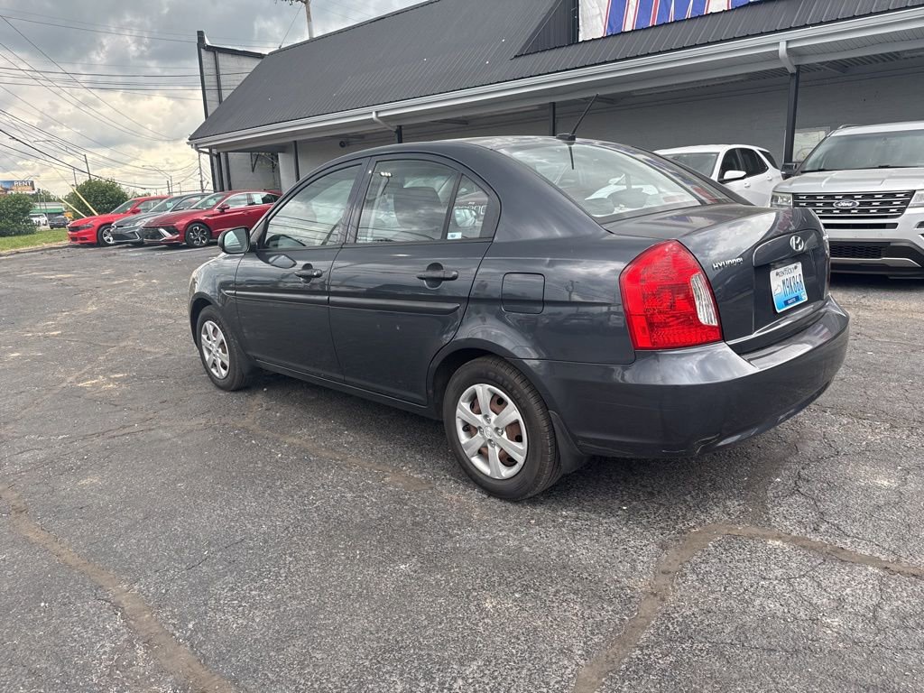 Used 2011 Hyundai Accent GLS w/ Premium Pkg 4 FWD image 2