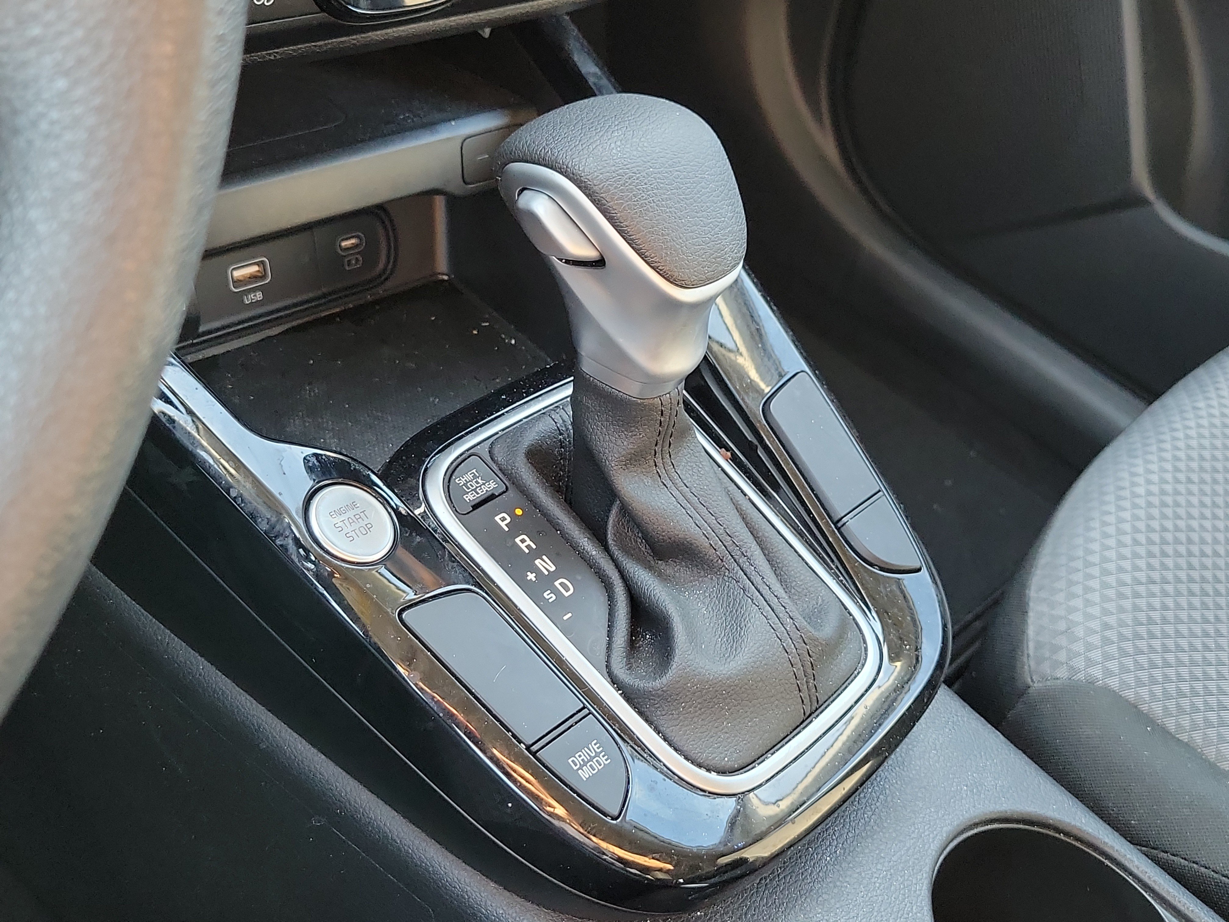 Certified 2025 Kia Soul S FWD image 32