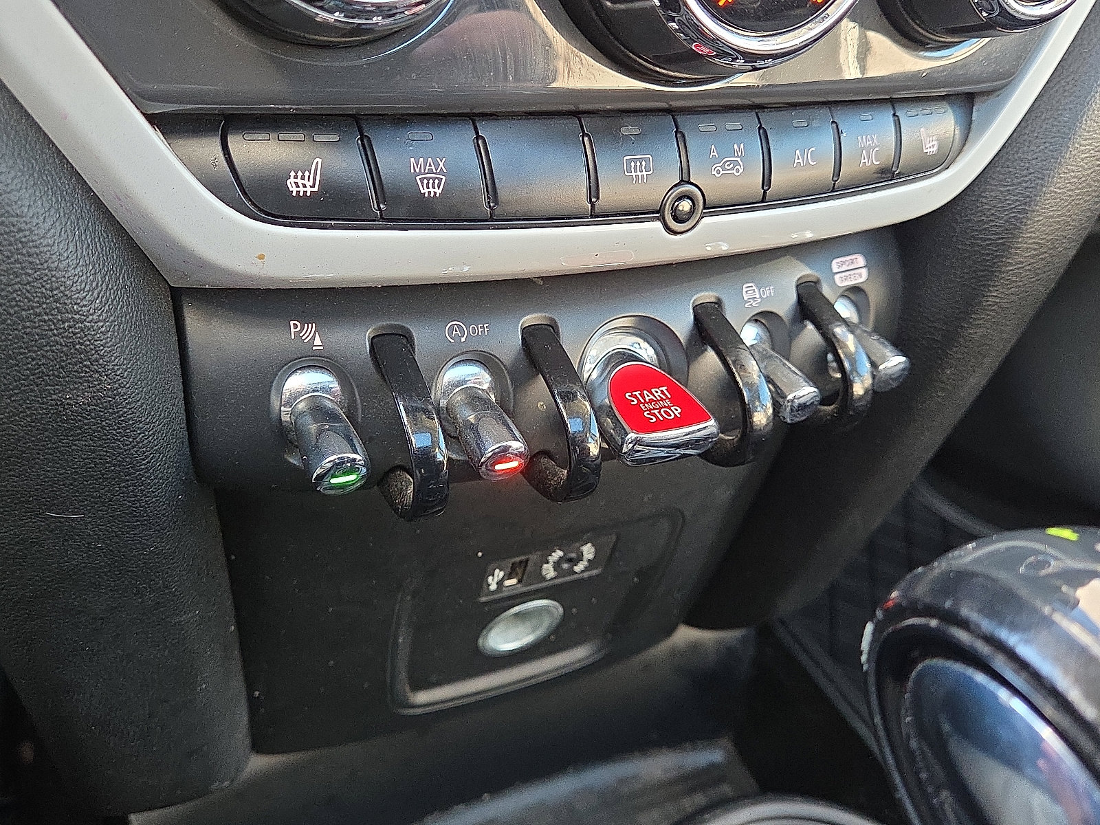 Used 2018 MINI Cooper Countryman S w/ Technology Package image 15