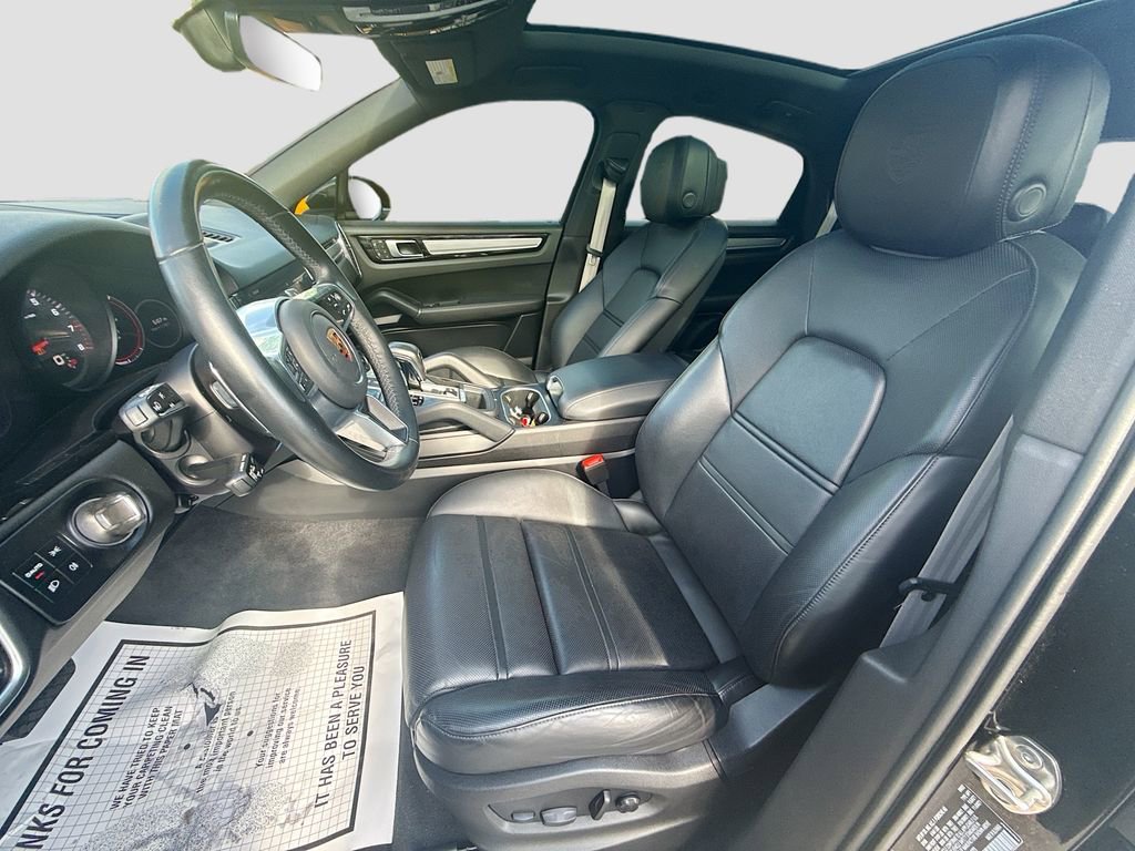 Used 2023 Porsche Cayenne Platinum Edition image 22