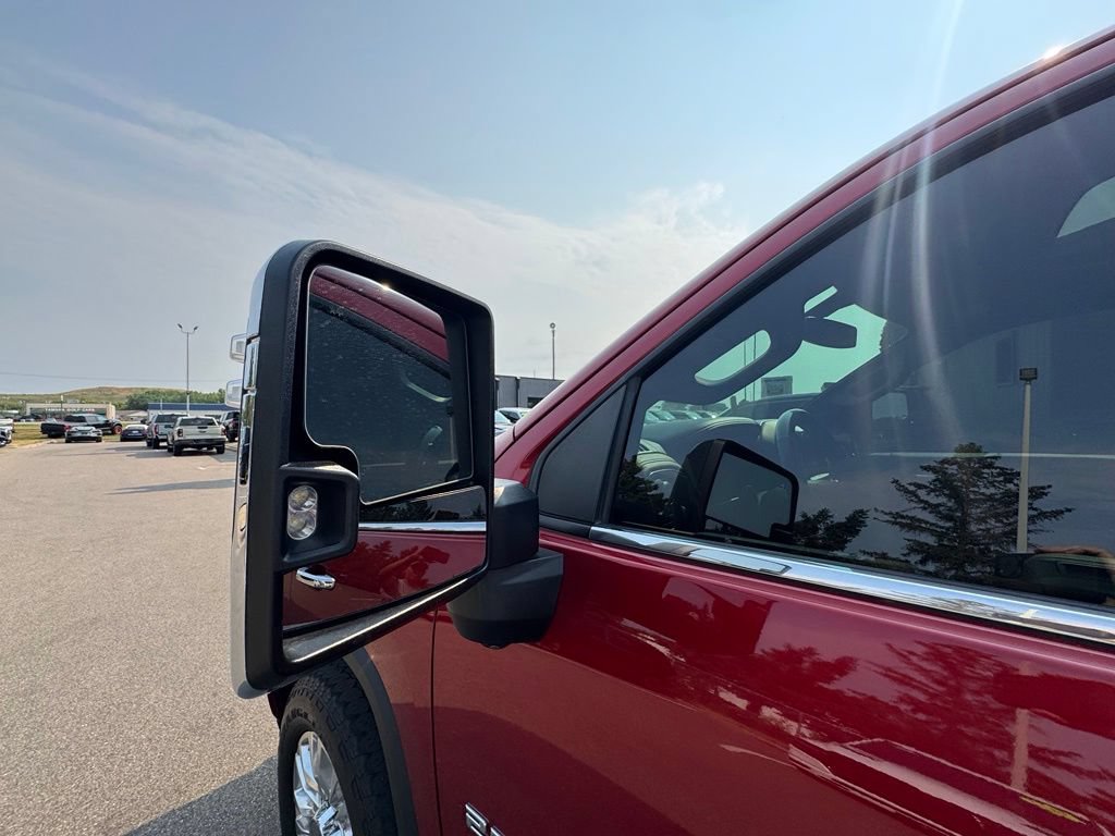 Used 2022 Chevrolet Silverado 2500 High Country AWD/4WD image 17