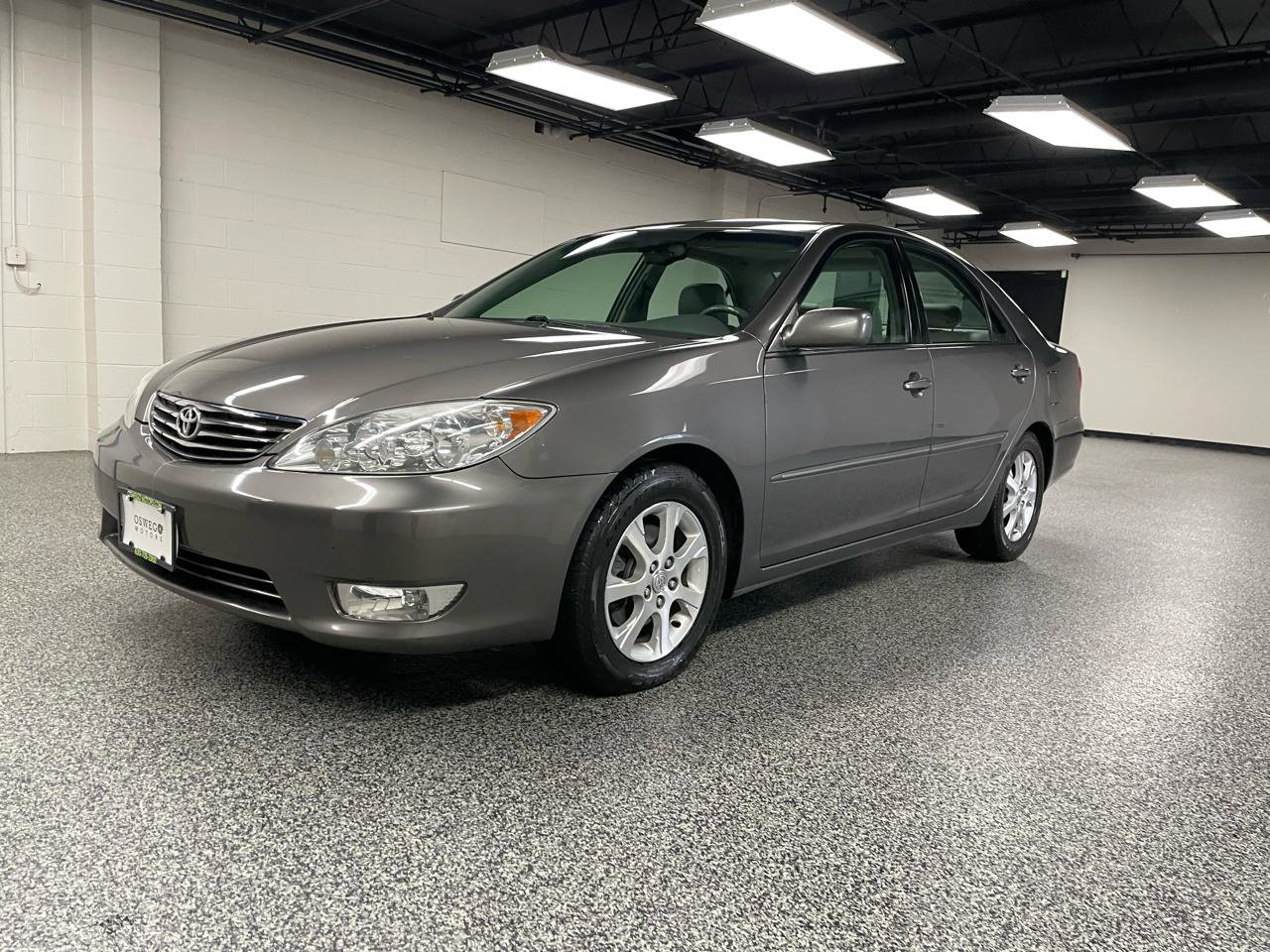 Used 2005 Toyota Camry XLE FWD image 9