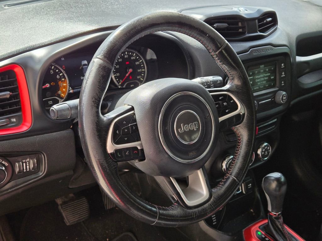 Used 2015 Jeep Renegade Trailhawk image 9