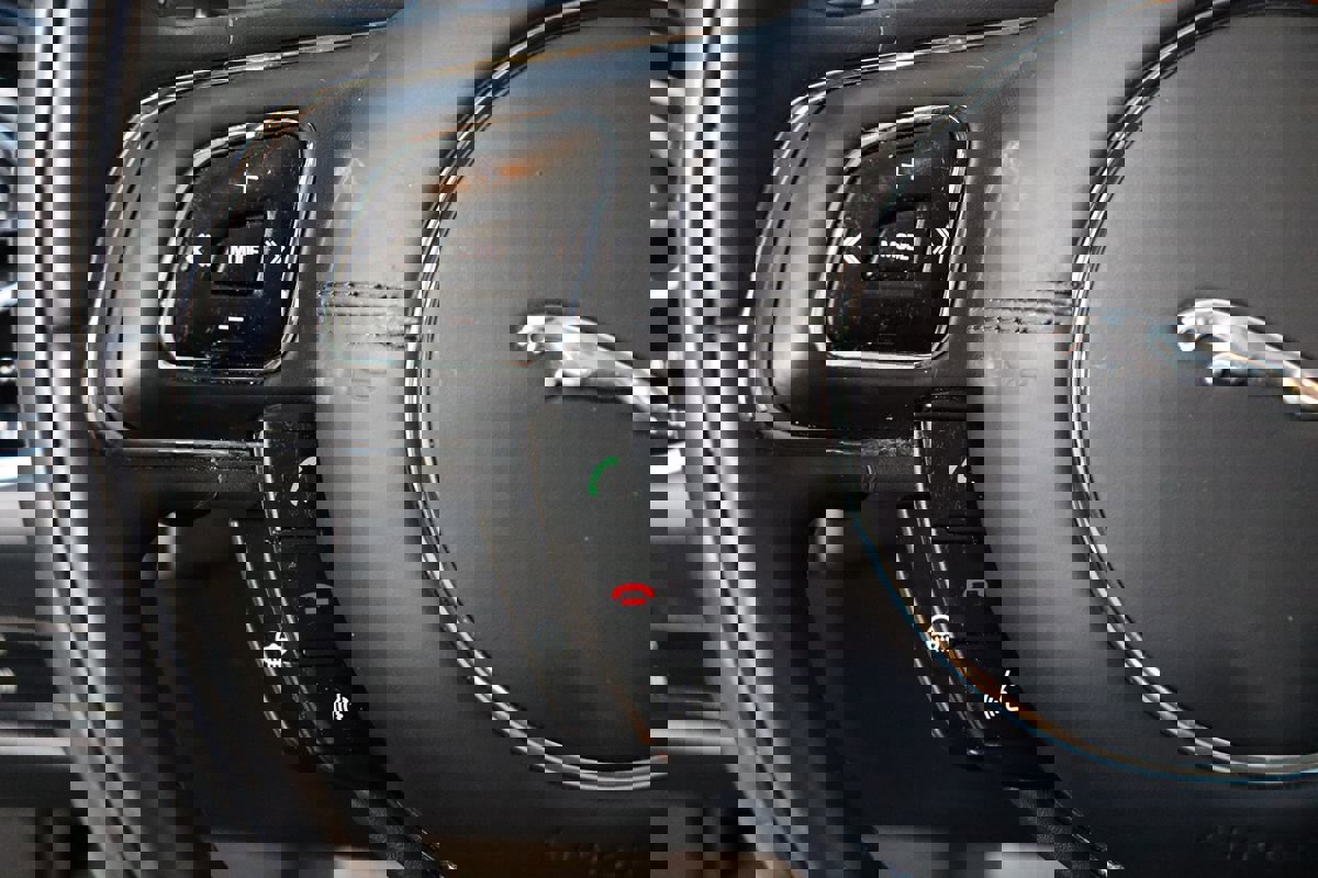 Used 2014 Jaguar XJ L Portfolio image 15