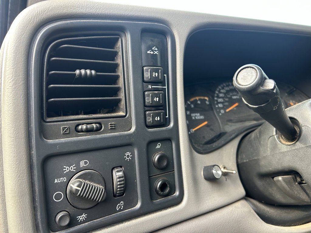 Used 2005 Chevrolet Silverado 3500 LT w/ Heavy-Duty Power Package image 12