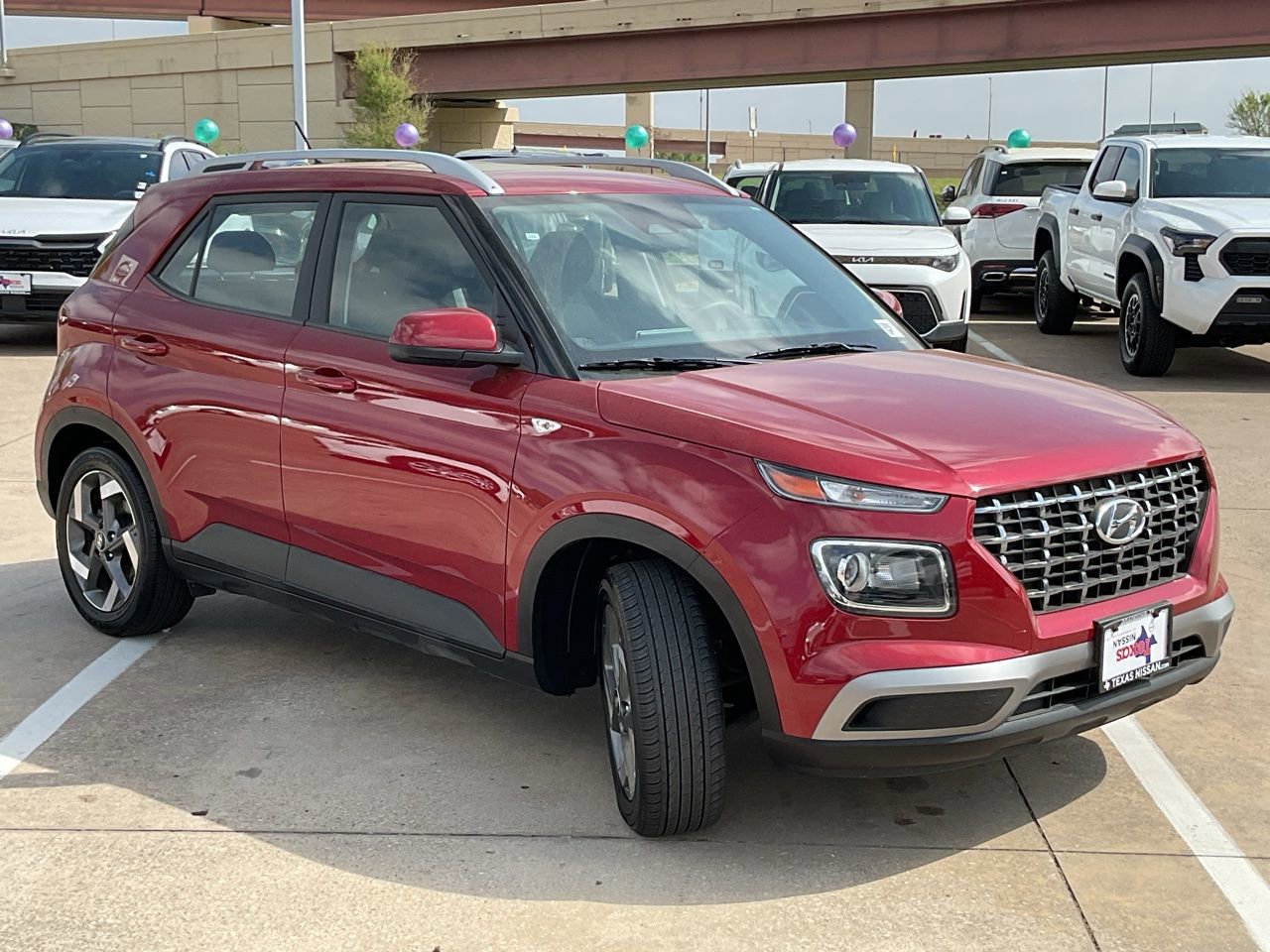 Used 2025 Hyundai Venue SEL image 4