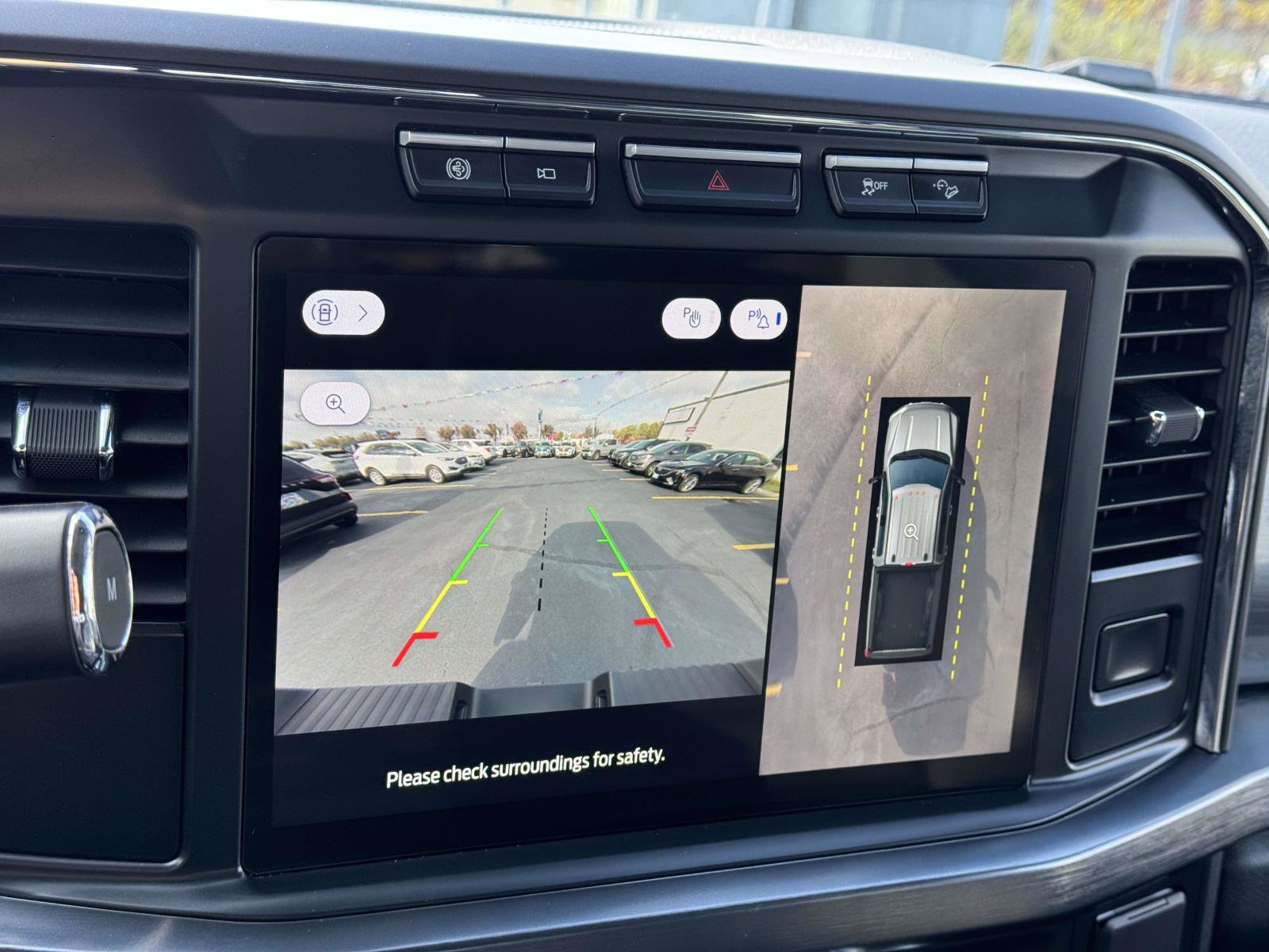 Used 2024 Ford F350 Lariat w/ Sport Appearance Package image 28