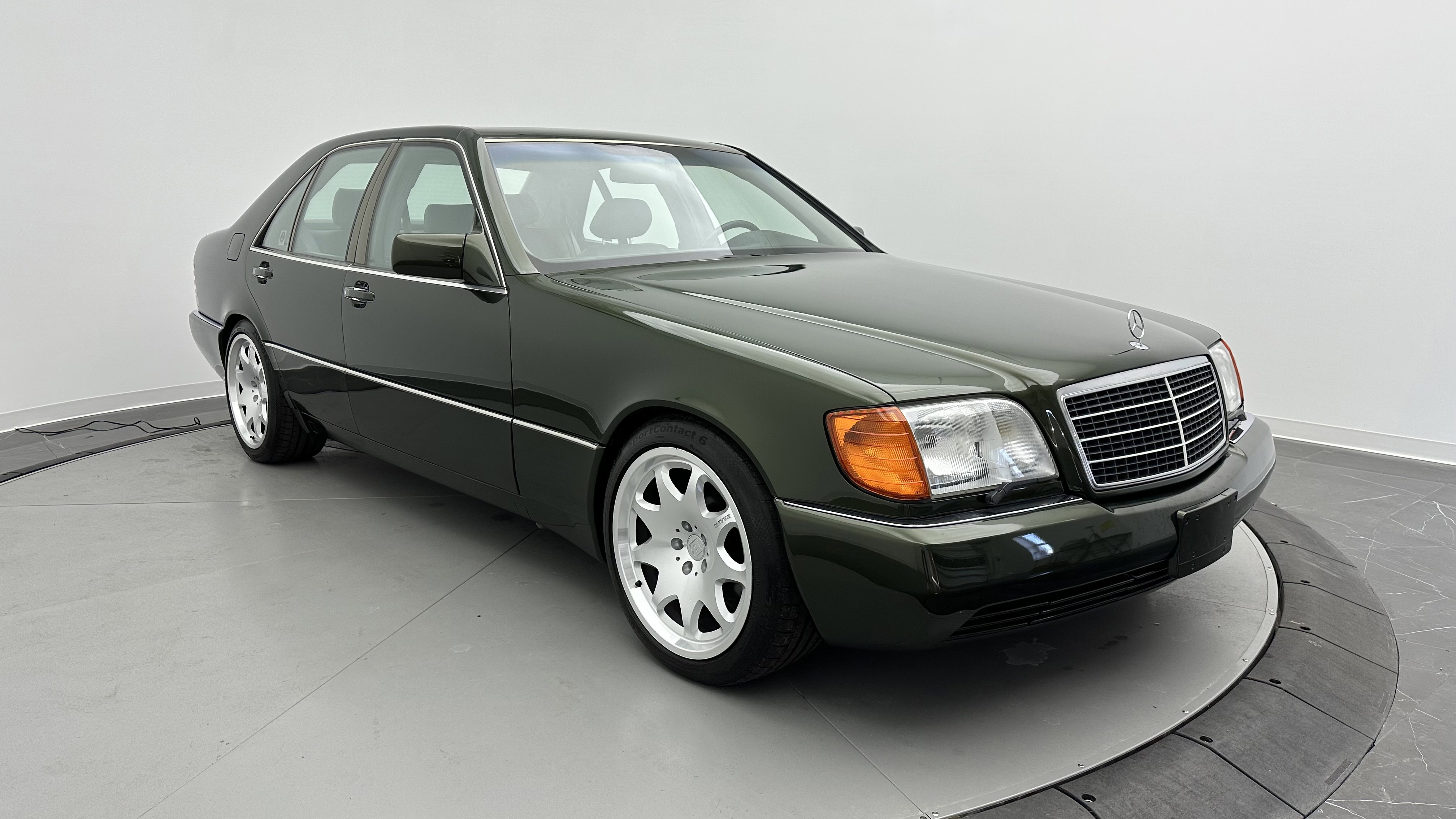 Used 1992 Mercedes-Benz 300 SE image 3