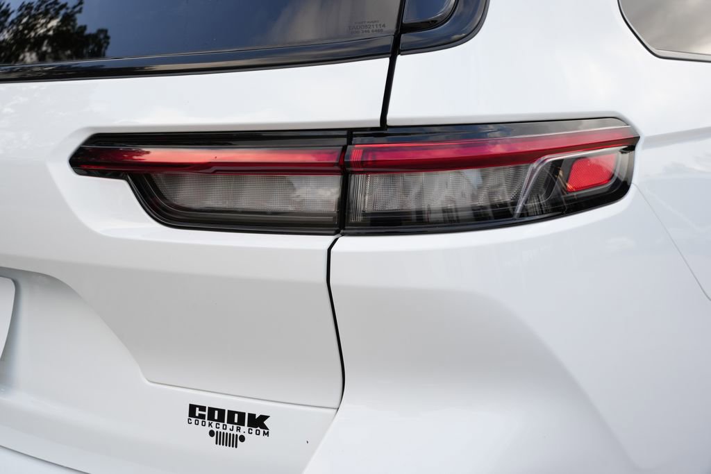 Used 2023 Jeep Grand Cherokee L Laredo image 20