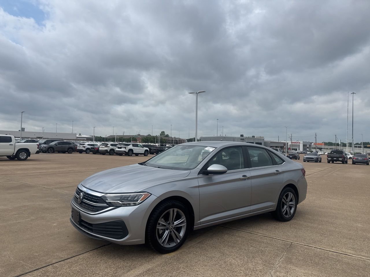 Used 2024 Volkswagen Jetta SE image 9