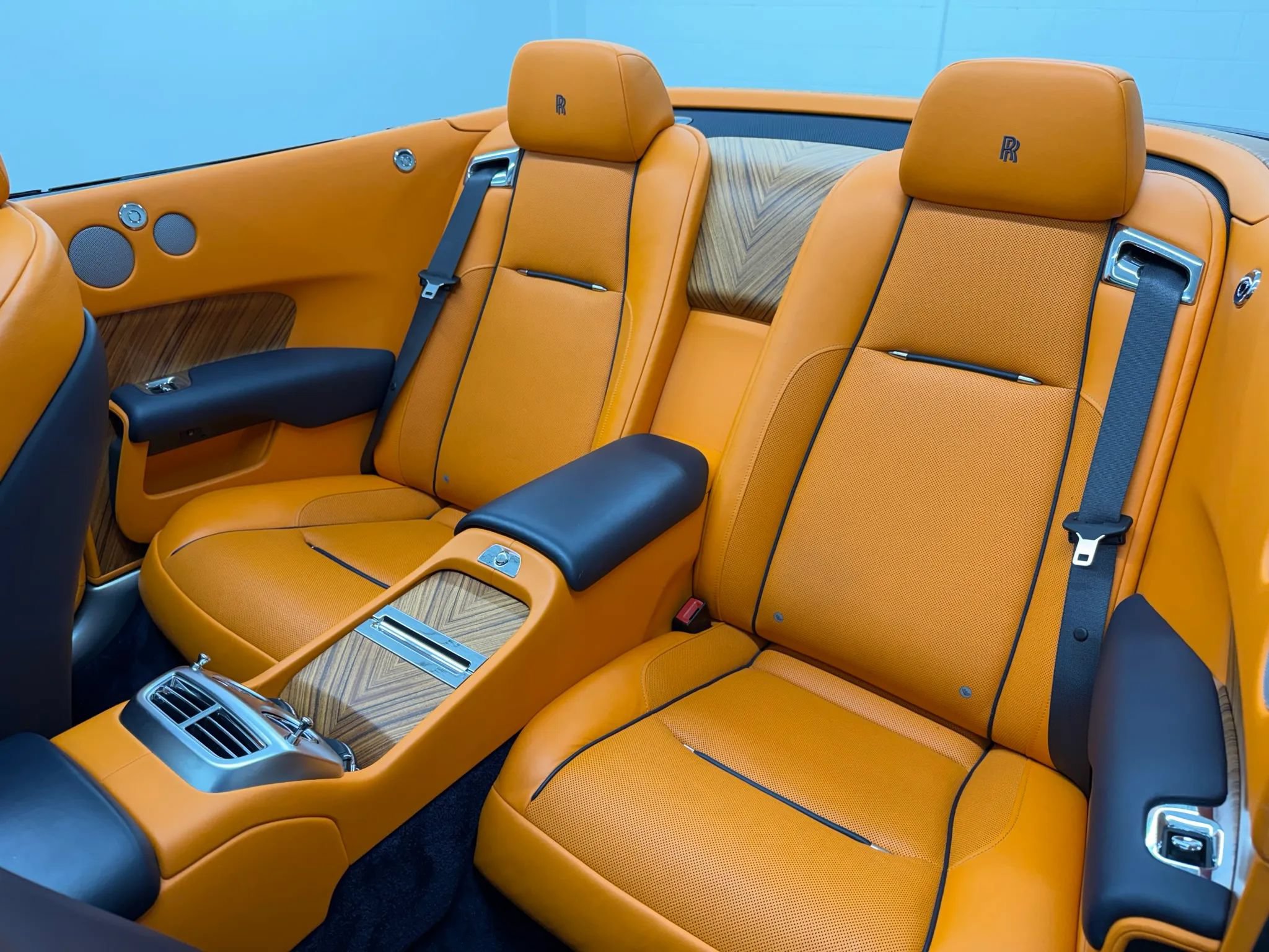 Used 2017 Rolls-Royce Dawn RWD image 65