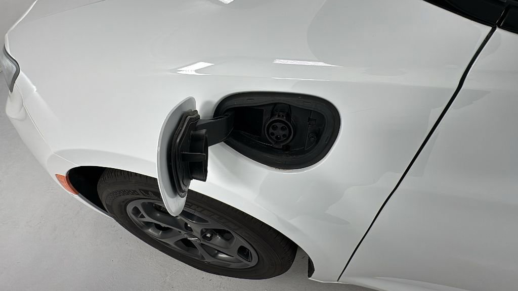 Used 2024 Chrysler Pacifica Select image 10