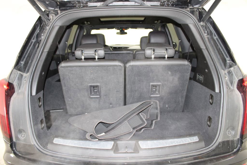 Used 2024 Cadillac XT6 Premium Luxury image 13