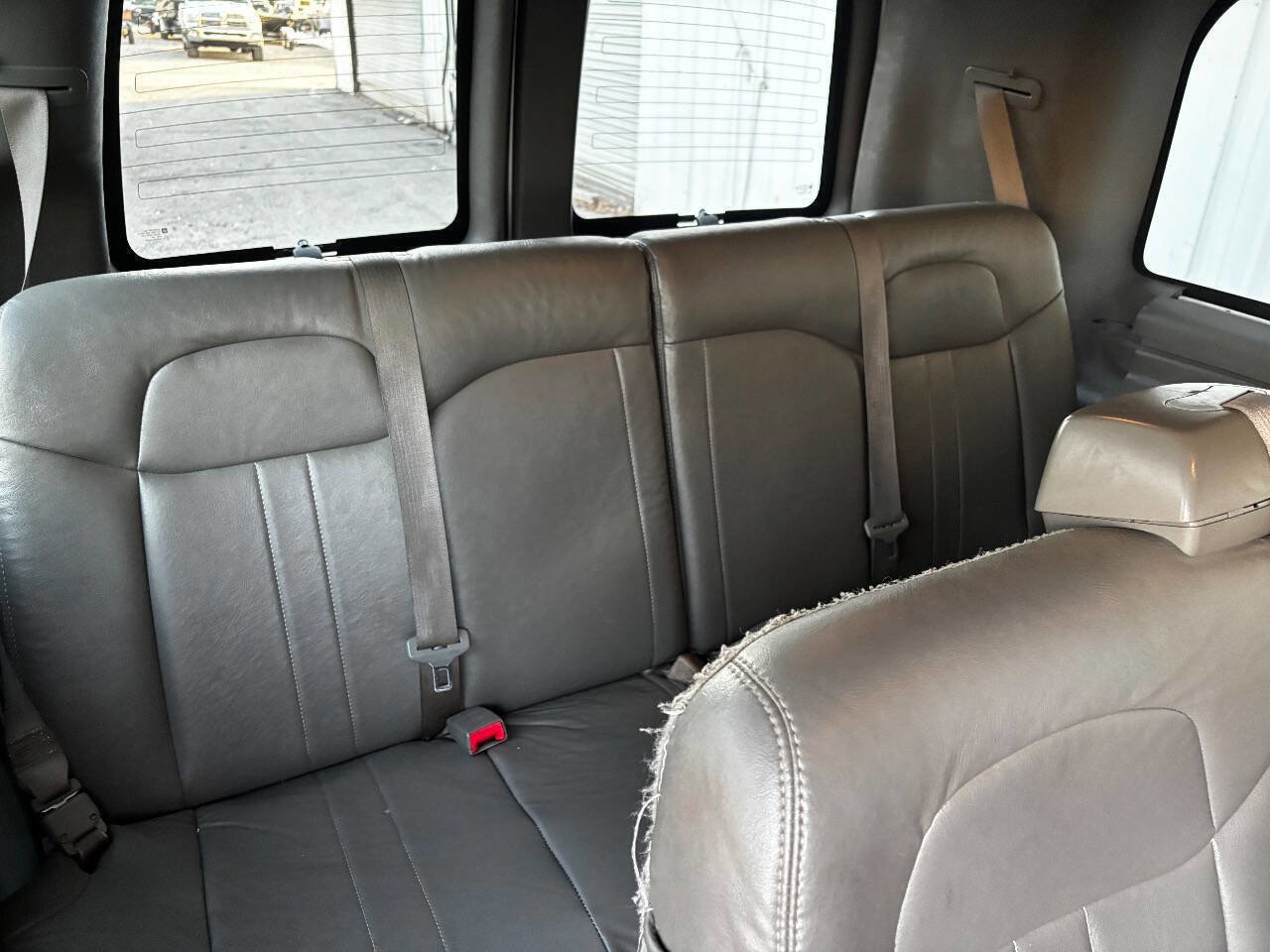 Used 2014 GMC Savana 3500 LS image 25