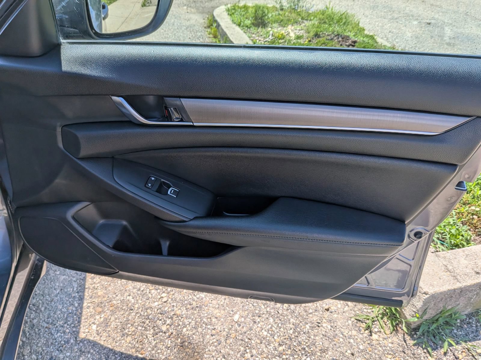Used 2020 Honda Accord LX image 31