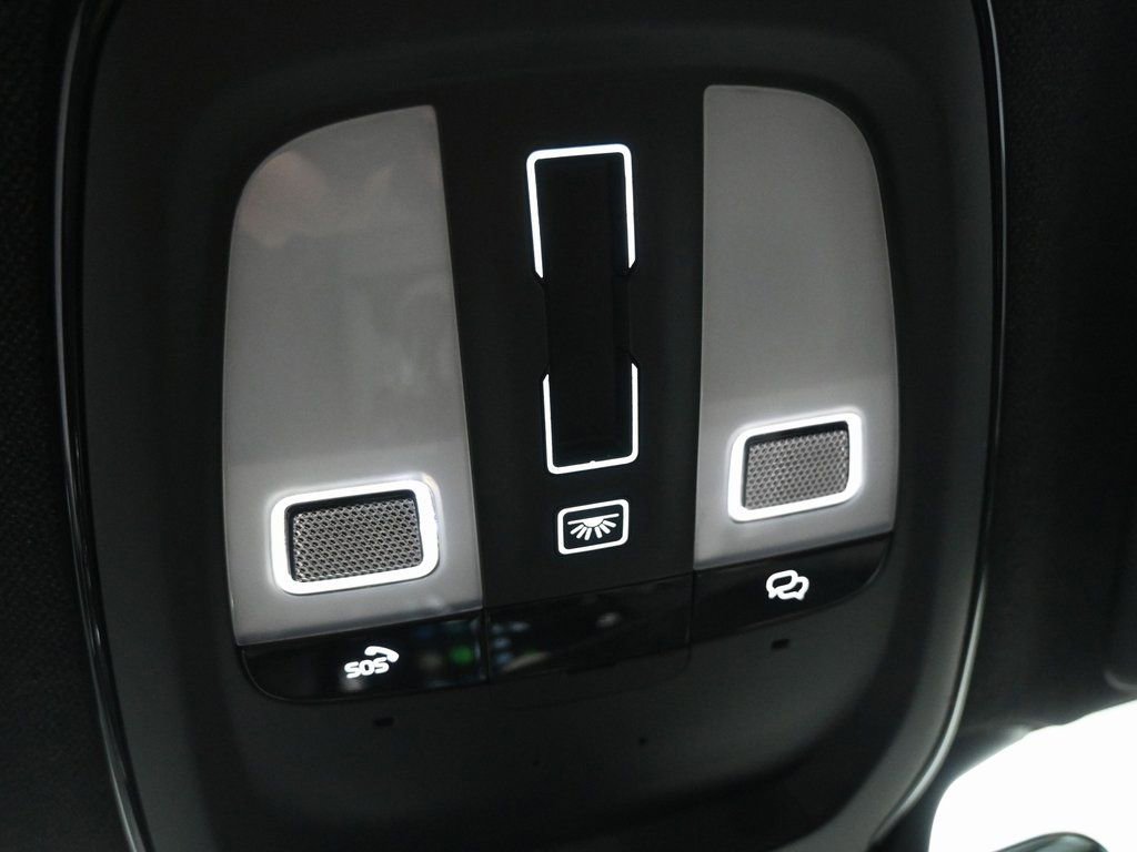 Used 2023 Volvo XC40 Recharge Ultimate w/ Protection Package Premier AWD/4WD image 15