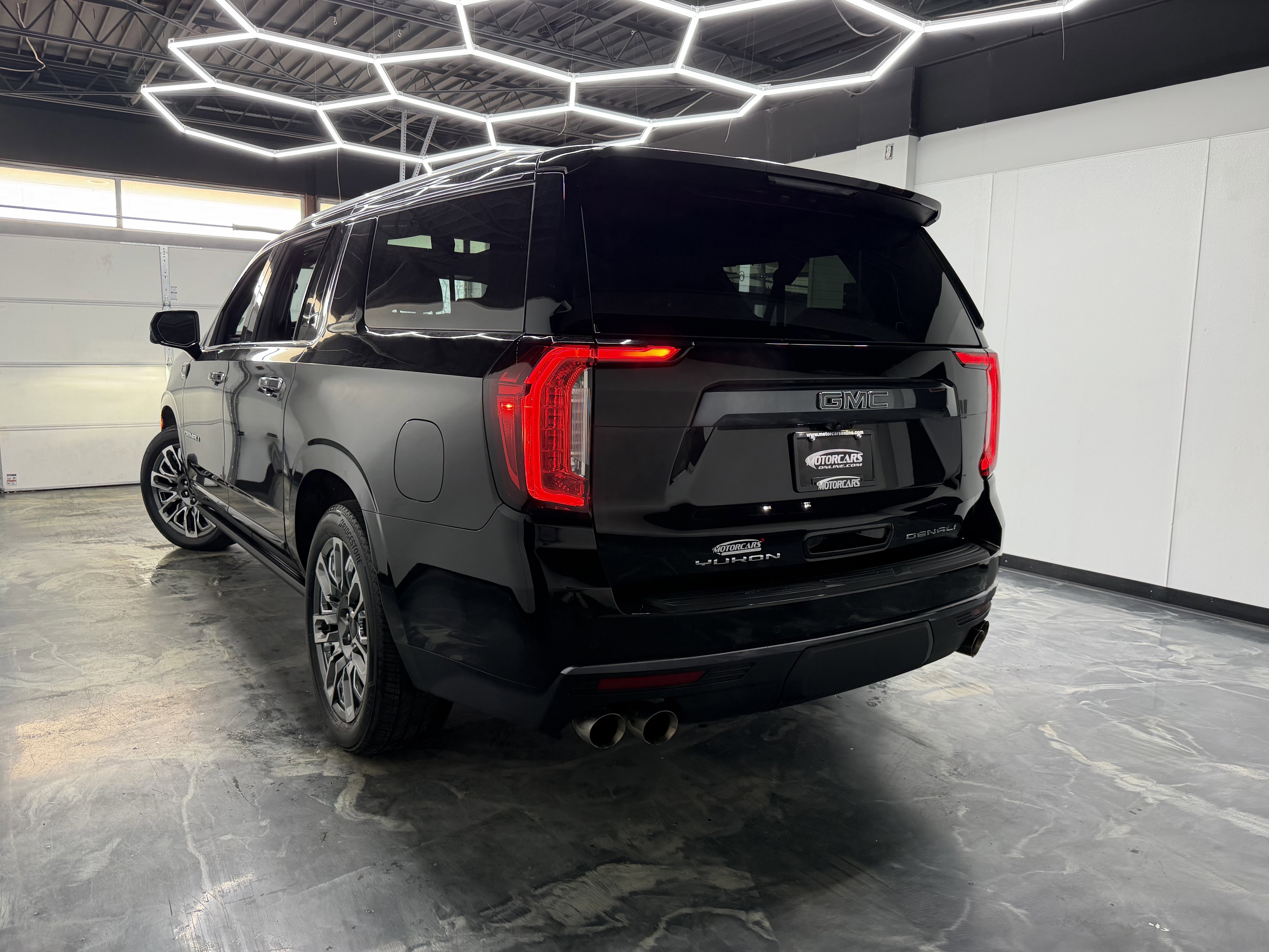Used 2023 GMC Yukon XL Denali Ultimate w/ LPO, Floor Liner Package image 8