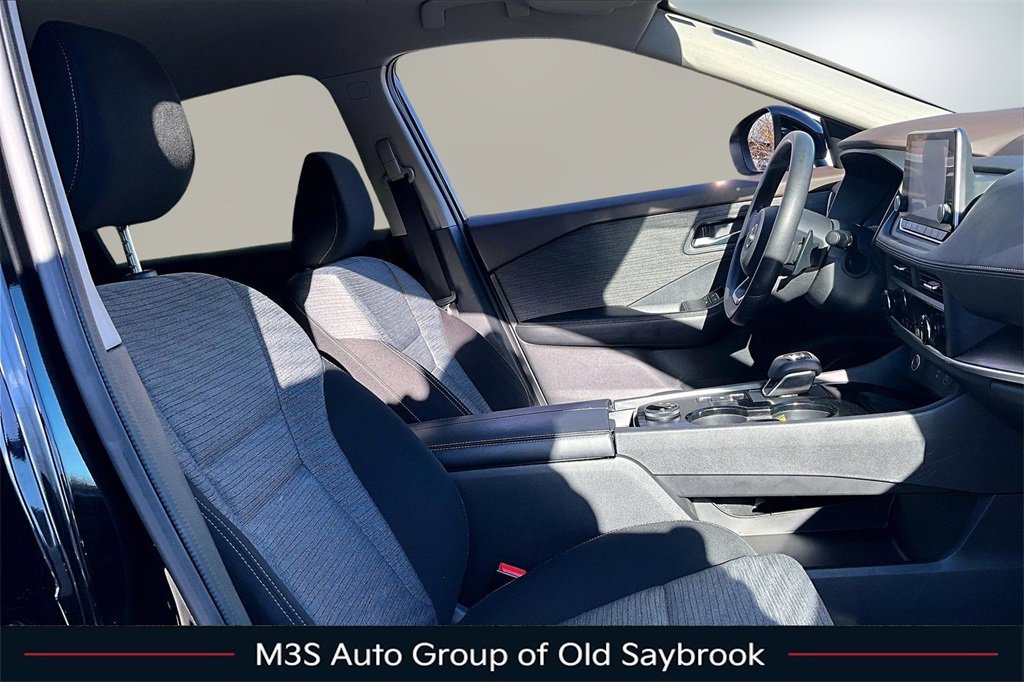 Used 2023 Nissan Rogue SV image 29